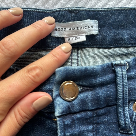 GOOD AMERICAN "GOOD LEGS" W/ RAW CHEWED HEM - Picture 3 of 3